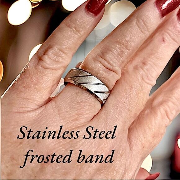 Stainless Steel l Silver l Frosted Band l Size 9 l New - Picture 1 of 6
